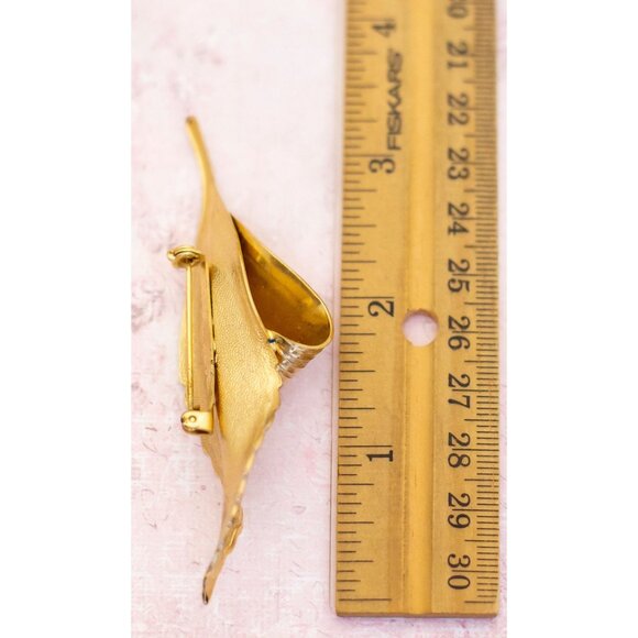 Vintage Gold Tone Leaf Brooch | H29 - Picture 3 of 3